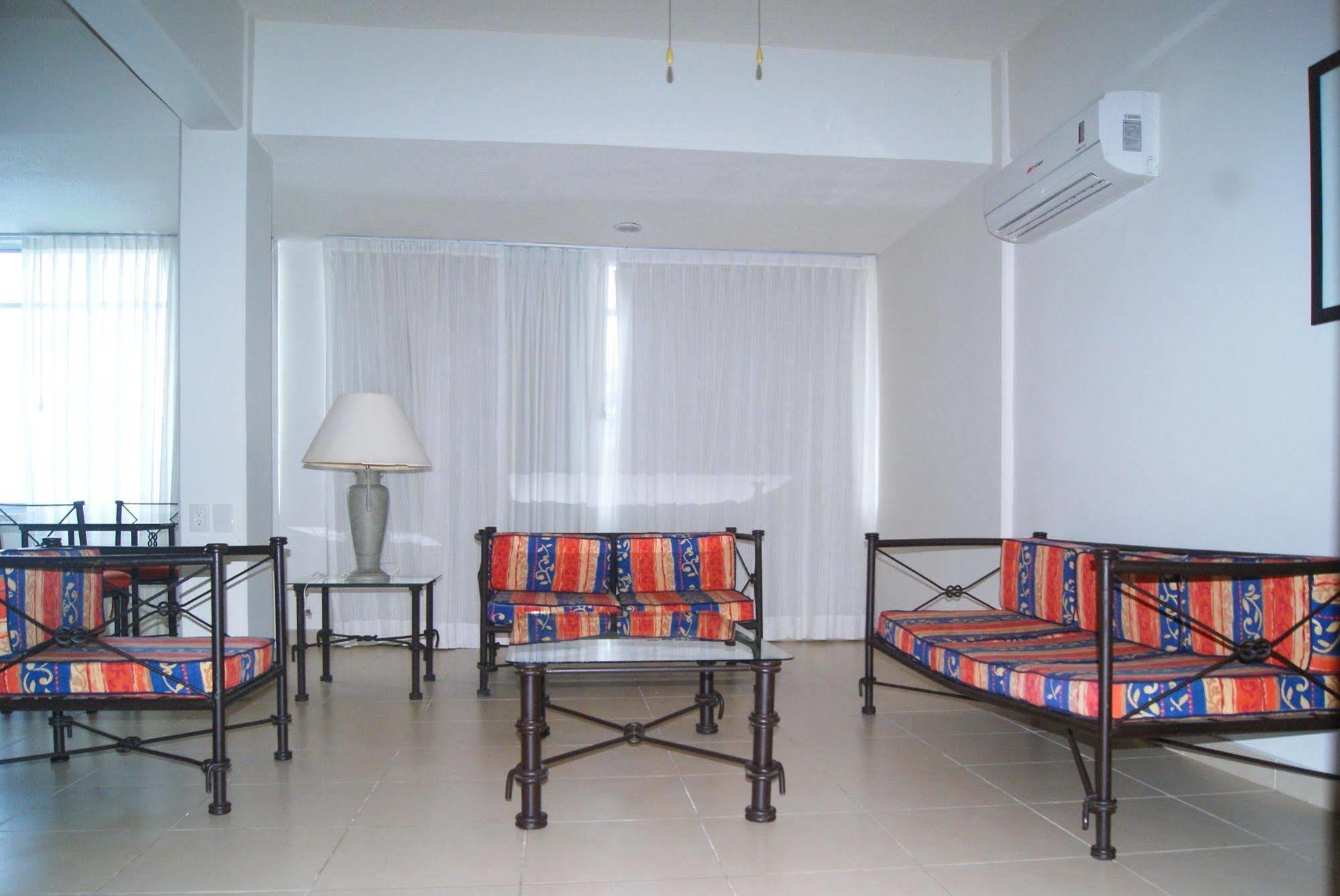 Hotel Miraflores וייארמוסה מראה חיצוני תמונה